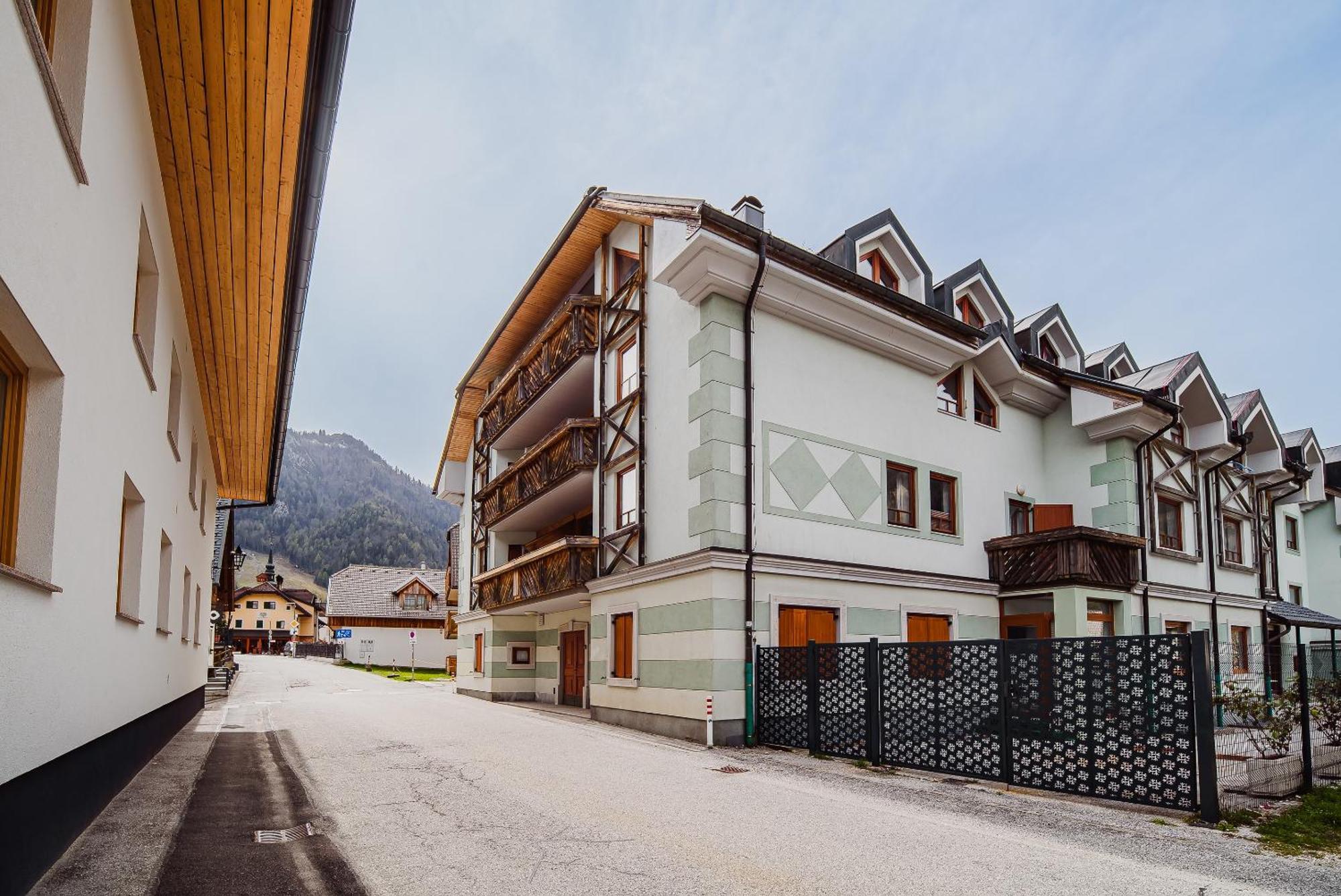 Apartments Slavec With Free Onsite Parking Kranjska Gora Exterior photo